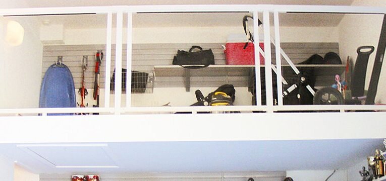 1 car garage - central toronto - back attic style mezzanine area